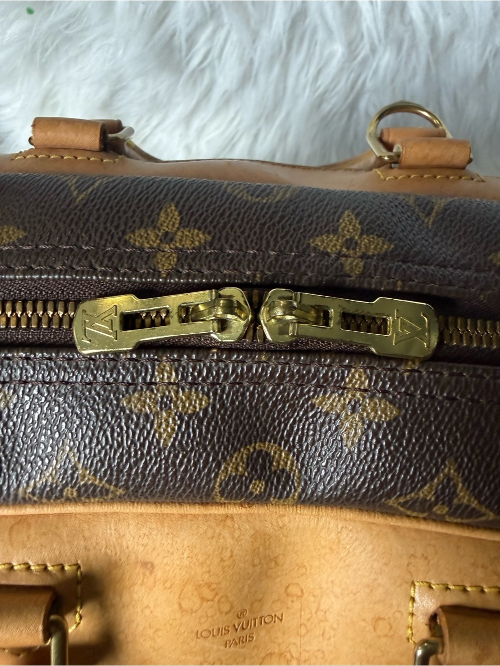 Vintage Louis Vuitton Deauville Monogram Canvas Honey Patina Clean Interior - Picture 12 of 16